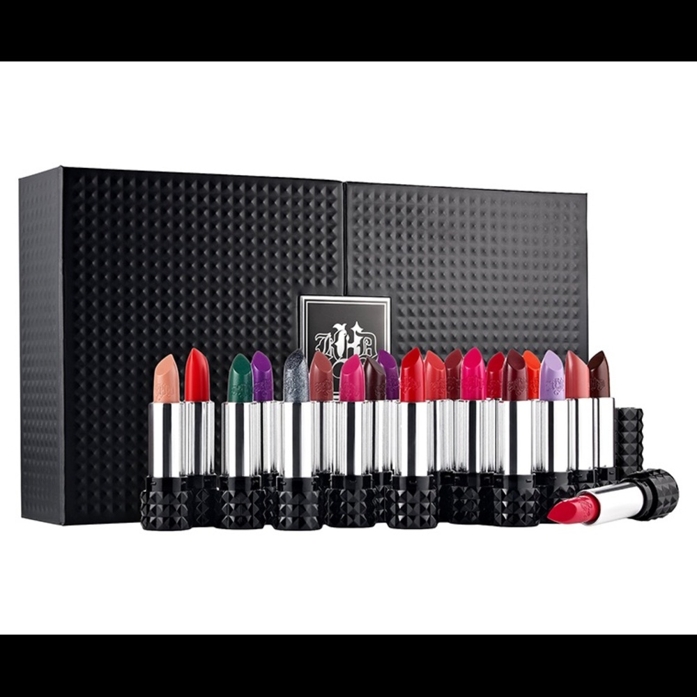 KAT VON D STUDED KISS VAULT